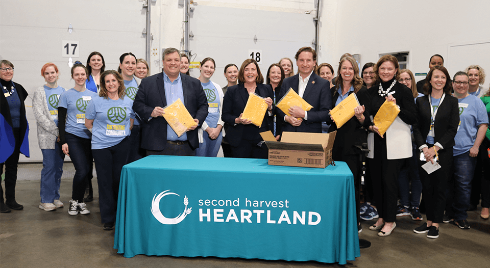 Land O'Lakes donates 40,000 pounds of macaroni & cheese to Second Harvest Heartland in Minnesota