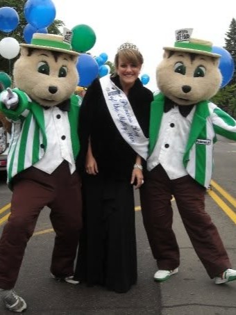 Princess Kay of the Milky Way poses with Minnesota State Fair mascots.